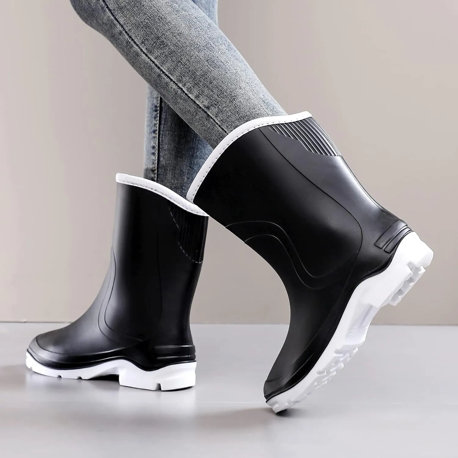 Rain Boots for WomenWaterproof Garden Rubber Boots, Non-slip Width Mid-Calf Comfort Short Boots, Ankle Rainboots Boots, Lightweight Platform Mud Boots Water Shoes for Outdoor Working Fishing